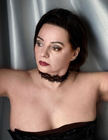 Частная массажистка Ли 