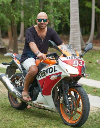 Частный массажист Денис 