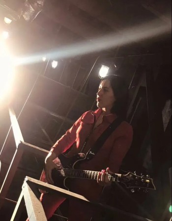 Частная массажистка Алиса 